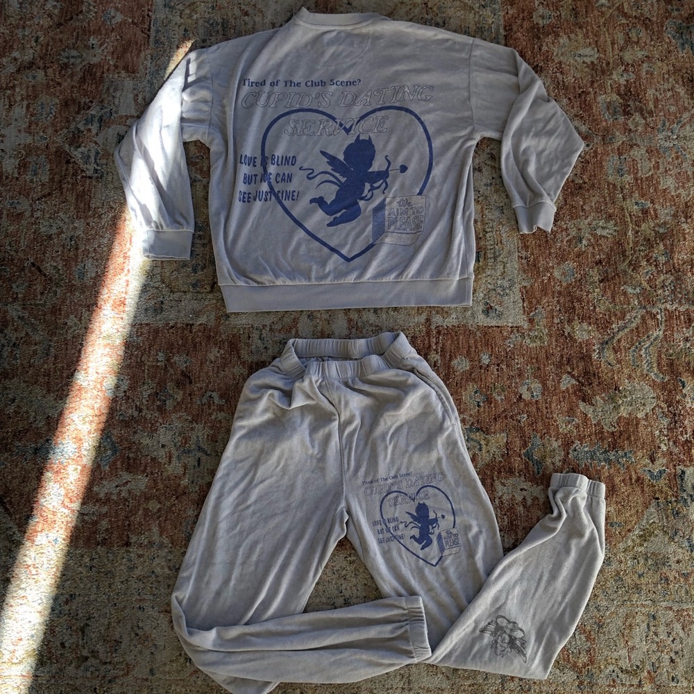 Boys Lie Light Gray Sweatshirt and Joggers with Blue Graphic